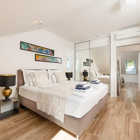 Belado Aparthotel Bol