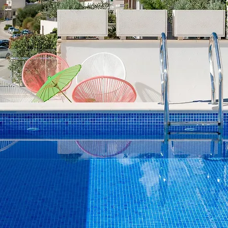 Belado מלון דירות 4*